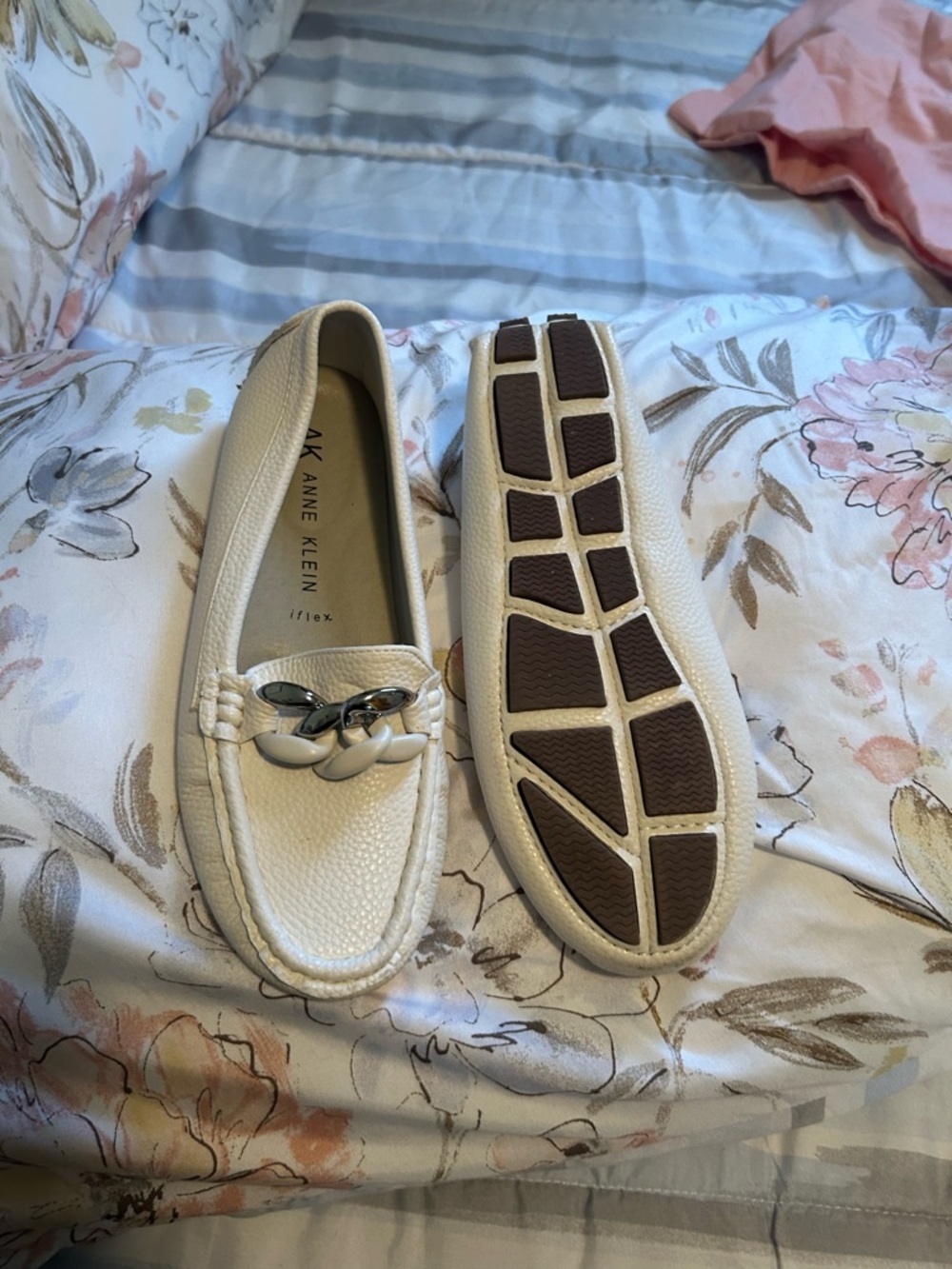 Anne Klein White Pebbled Leather Chain-Trim Loafers - Picture 2 of 3